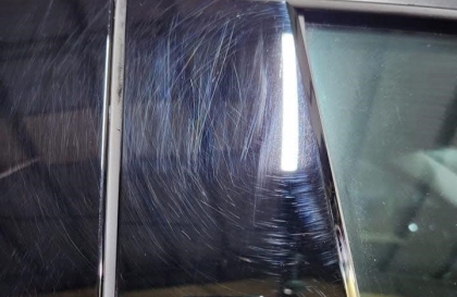 Hyundai Tucson bị xước chỗ trụ B thế này thì xử lý sao?