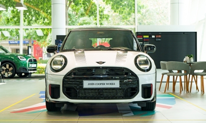 MINI Việt Nam ra mắt John Cooper Works 3 Cửa và Works Countryman thế hệ mới
