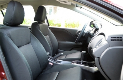 Honda City bị nước mưa ngấm vào sàn thì phải xử lý chỗ nào?