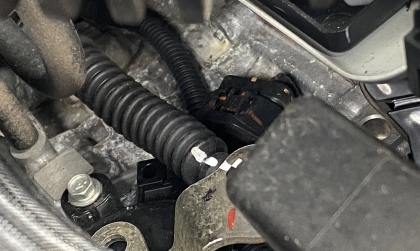 Sao xe Almera vừa mua 3 tháng đã bị ô xi hóa khoang máy?