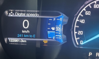 Đồng hồ xe Ford Everest báo thế này là lỗi gì?