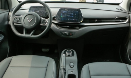 Vinfast VF5 chuyển số sang R-D vẫn đứng im phải làm sao?