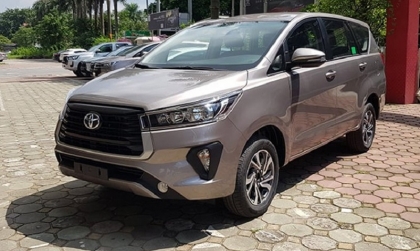 Chìa khóa xe Toyota Innova bị lỗi không bấm khóa được có cách nào xử lý không ạ?