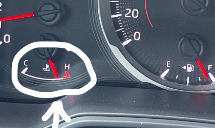 Toyota Corolla Cross báo nhiệt độ như này có sao không?