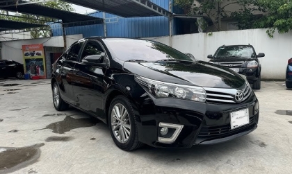 Toyota Altis bị kêu bên phụ khi trời nóng là sao nhỉ?