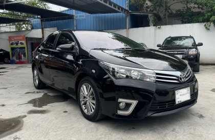 Toyota Altis bị kêu bên phụ khi trời nóng là sao nhỉ?