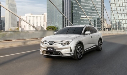 Anh em cho xin hướng khắc phục xe VF8 đi qua gờ giảm tốc có tiếng gằn khó chịu