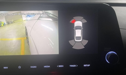 Cảm biến Hyundai Elantra báo đỏ như hình này là sao vậy?