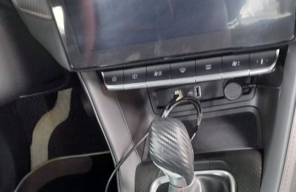 Làm sao kết nối điện thoại với MG ZS được thế ạ?