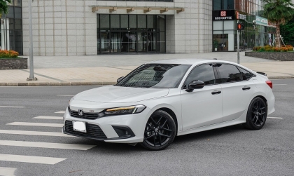 Vì sao Honda Civic kêu tít tít khi đóng cửa?