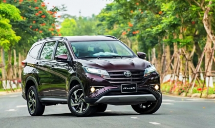 Toyota Rush bị bệnh vào số R thế này là sao?