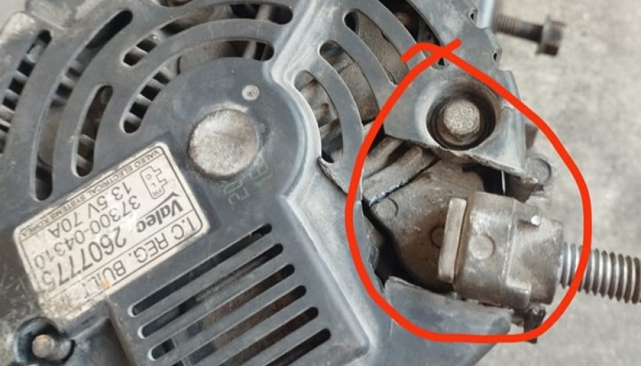 Củ phát Kia Morning bị gẫy tiếp điểm mát thì khắc phục thế nào?