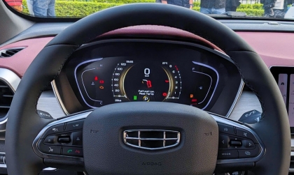 Geely Coolray đề máy không lên có cách nào khắc phục không?