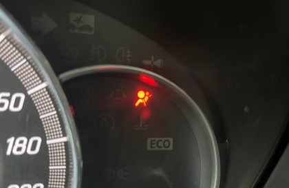 Mitsubishi Attrage báo lỗi trên đồng hồ thế này là gì?