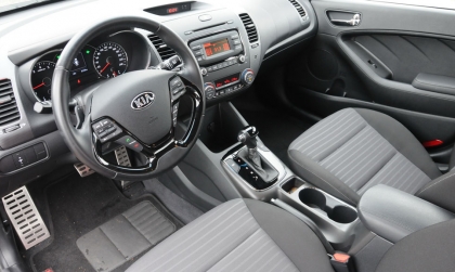 Cho em xin cách xử lý lỗi usb xe Kia Cerato với ạ