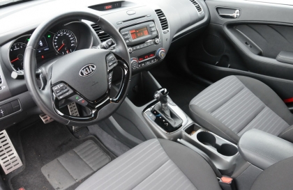 Cho em xin cách xử lý lỗi usb xe Kia Cerato với ạ