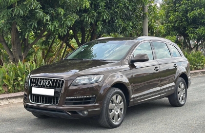 Audi Q7 có tự gập gương khi khóa cửa không?