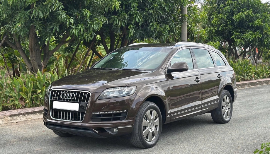 Audi Q7 có tự gập gương khi khóa cửa không?