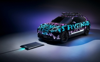 Porsche đưa công nghệ sạc không dây lên Cayenne EV, mở ra kỷ nguyên mới cho sự tiện lợi của xe điện