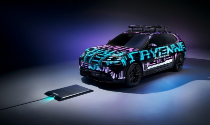 Porsche đưa công nghệ sạc không dây lên Cayenne EV, mở ra kỷ nguyên mới cho sự tiện lợi của xe điện