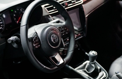 Làm sao chỉnh âm thanh to lên khi kết nối apple carplay trên MG5?