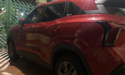 Xe mitsubishi xforce lùi vào nhà có tiếng phanh kẹt kẹt là sao?