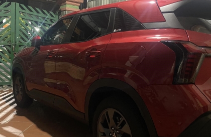 Xe mitsubishi xforce lùi vào nhà có tiếng phanh kẹt kẹt là sao?