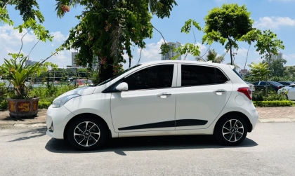 Cốp sau xe Hyundai i10 bị kẹt thì khắc phục thế nào?