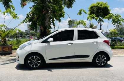 Cốp sau xe Hyundai i10 bị kẹt thì khắc phục thế nào?