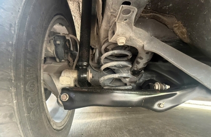 Honda Civic có tiếng lọc xọc khi quá gờ giảm tốc có phải vấn đề khung gầm?