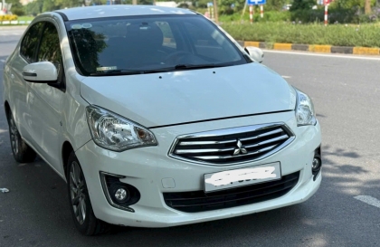 Xin anh em chỉ giáo lỗi đèn của Mitsu Attrage