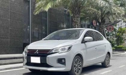 Cho em hỏi xe Attrage MT không gập gương được do đâu?