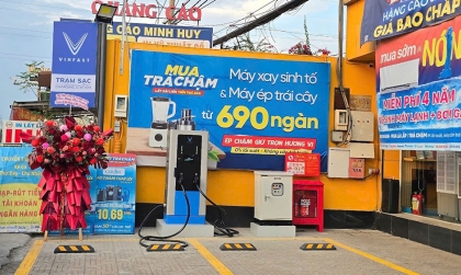 Đến lượt Thế Giới Di Động hợp tác xây dựng hệ thống sạc và trạm đổi pin cho xe máy điện VinFast 