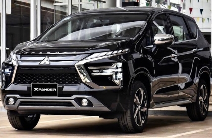 Sao xe Xpander mới mua mà đèn định vị đã có hơi nước?