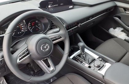 Mazda 3 đánh lái nặng có cách nào khắc phục không?