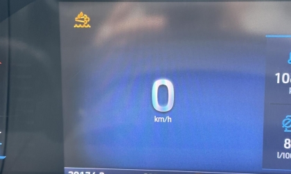 Lỗi trên Ford Everest thế này là bị sao ạ?