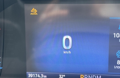 Lỗi trên Ford Everest thế này là bị sao ạ?