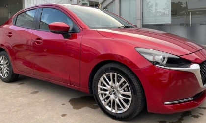 Hiện tượng khóa cửa xe Mazda2 của em thế này là bị sao mọi người?