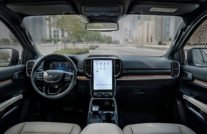 Xin hướng xử lý mùi da mới trên Ford Everest với ạ