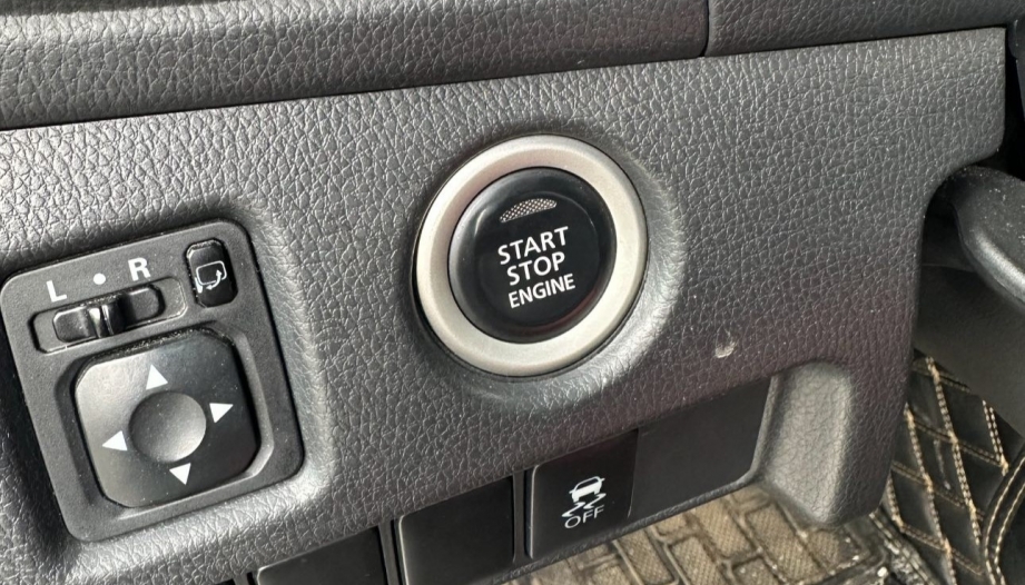 Nút start của Triton phải nhấn mạnh mới nổ máy do vấn đề gì các bác?