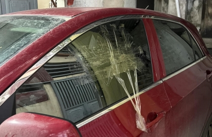 Xin cách mở cửa xe Kia Morning để quên chìa khóa bên trong