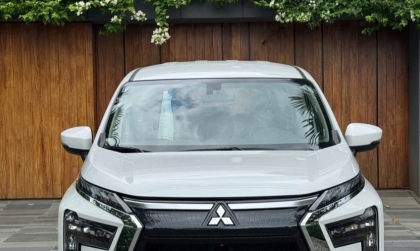 Làm sao xử lý vệt nước trên kính chắn gió xe Mitsubishi Xander?