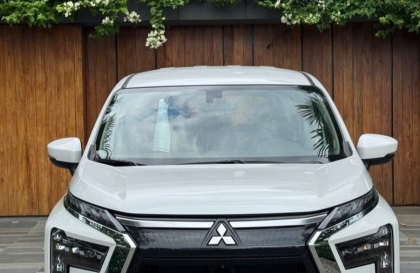 Làm sao xử lý vệt nước trên kính chắn gió xe Mitsubishi Xander?