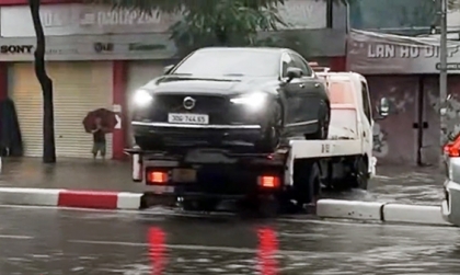 Ý thức Giao thông: Pha cứu hộ... đi vào lòng đất nhất trong cơn bão số 10