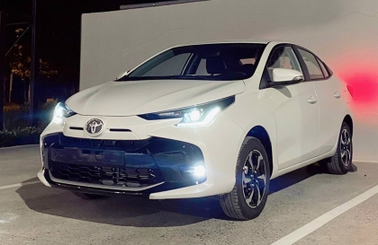 Đèn xe Vios bị rọi vào xe ngược chiều khi để cos thì có cách nào xử lý không?