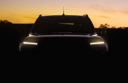 Sau Isuzu và Mazda, đã thêm một cặp đôi bán tải Nhật Bản ra đời