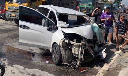 Kinh hoàng, tài xế Mitsubishi Xpander nghi buồn ngủ đấu đầu với xe tải