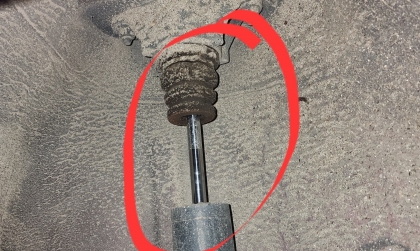 Giảm xóc sau của Mazda2 bi kêu lọc cọc thì nên thay chưa nhỉ?