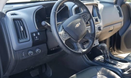 Có bác nào đi Chevrolet Colorado bị lỗi số lùi thế này không?