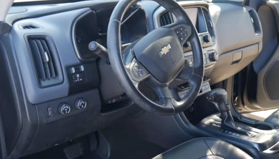 Có bác nào đi Chevrolet Colorado bị lỗi số lùi thế này không?